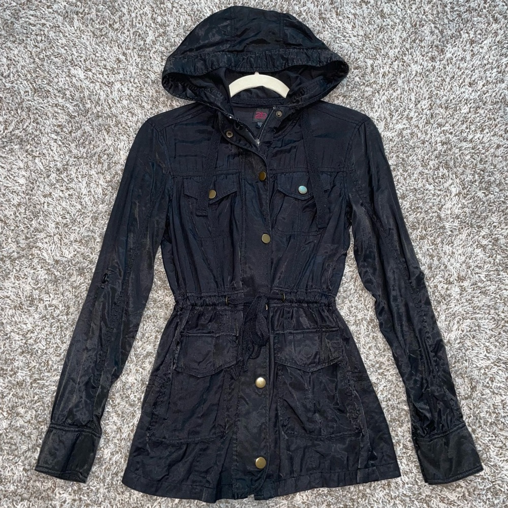 2B Bebe Black Shine Light Airy Long Sleeve W/ Strap Tie Zip Up Jacket Size Small